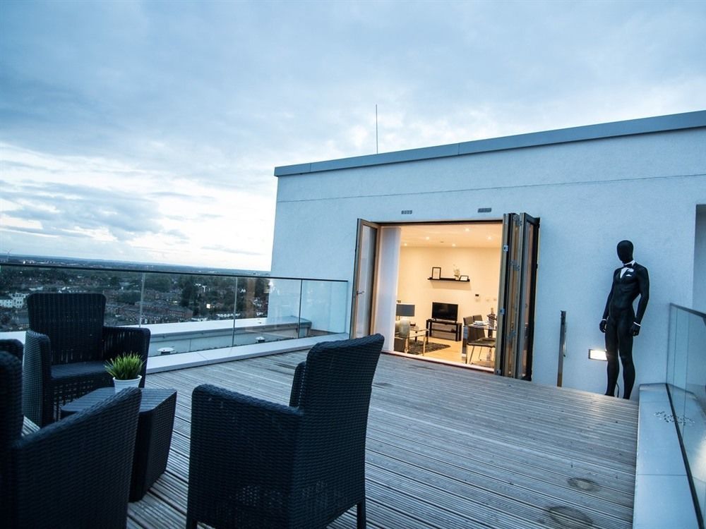 The Penthouse At Hewitt Hotel Рединг Екстериор снимка