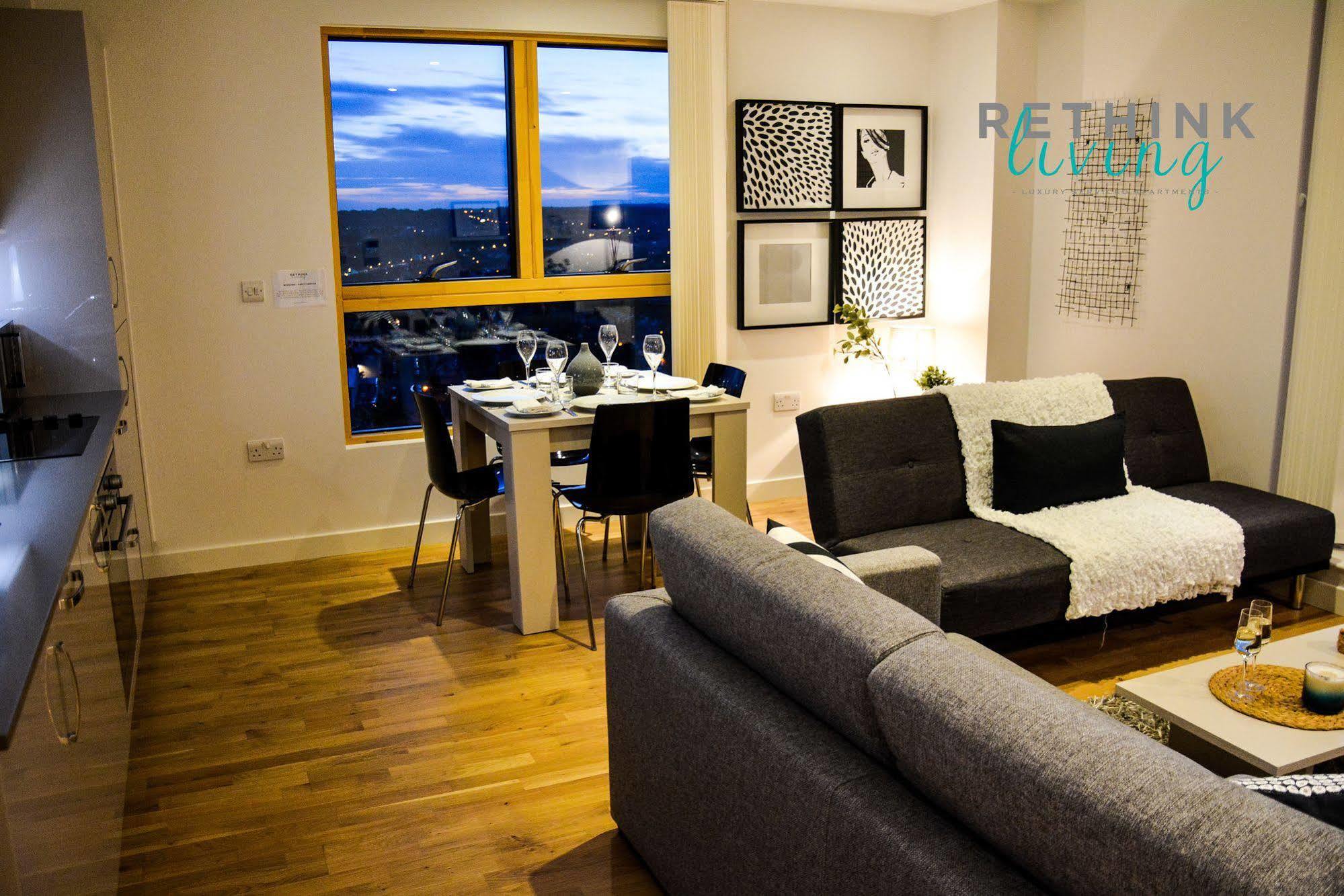 The Penthouse At Hewitt Hotel Рединг Екстериор снимка