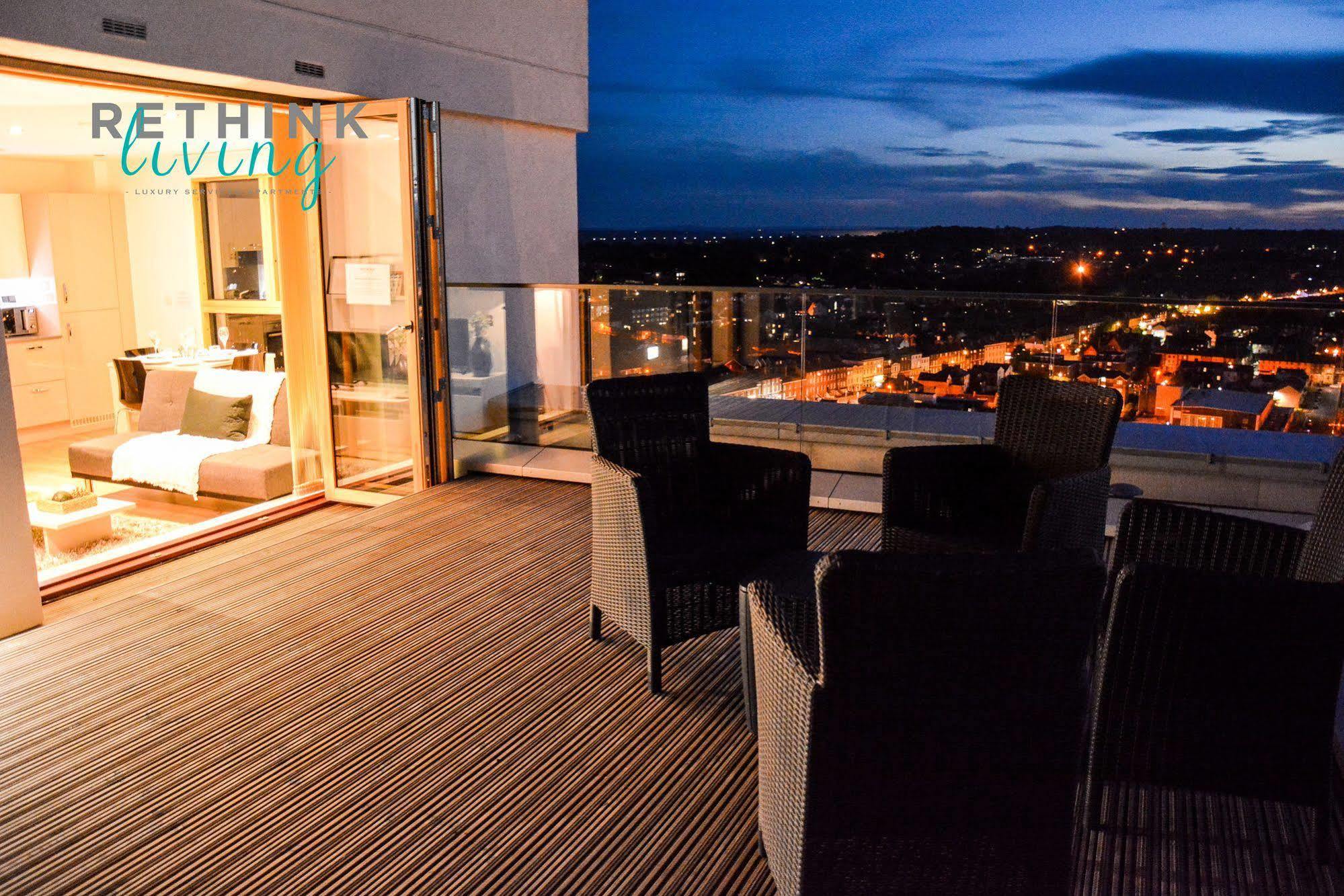 The Penthouse At Hewitt Hotel Рединг Екстериор снимка